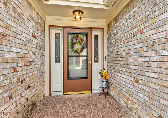 Photo 4 of Single family home for sale at 8111 Bay Brk Dr, Indianapolis, IN 46256 | MLS# 22133071 | Listing updated on 2026-10-28