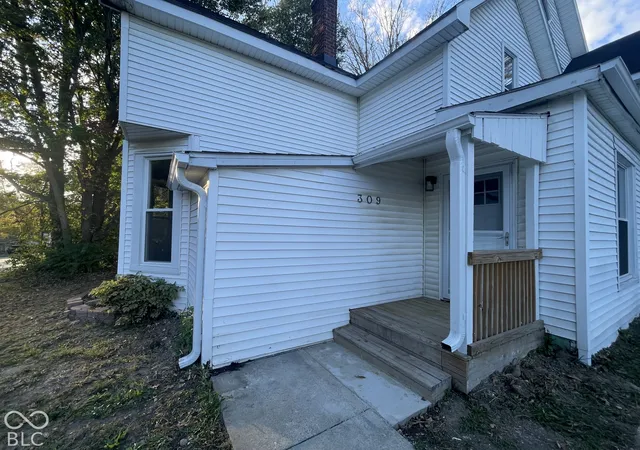 Photo 1 of Single family home for sale at 309 W 2nd Street, Veedersburg, IN 47987 | MLS# 22133082 | Listing updated on 2026-10-25