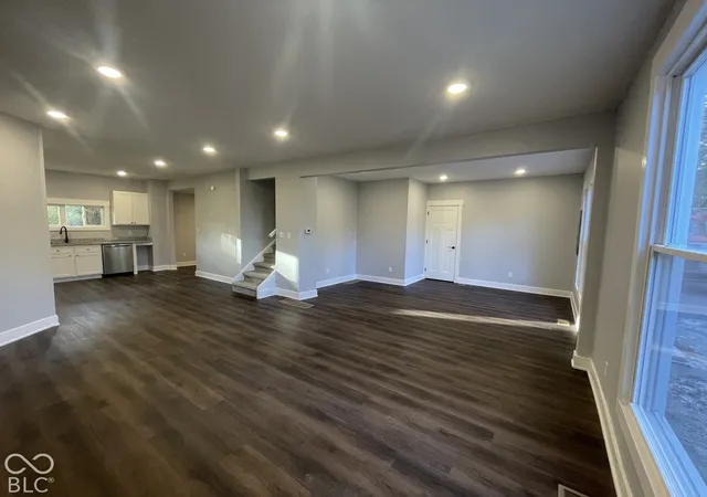 Photo 2 of Single family home for sale at 309 W 2nd Street, Veedersburg, IN 47987 | MLS# 22133082 | Listing updated on 2026-10-25