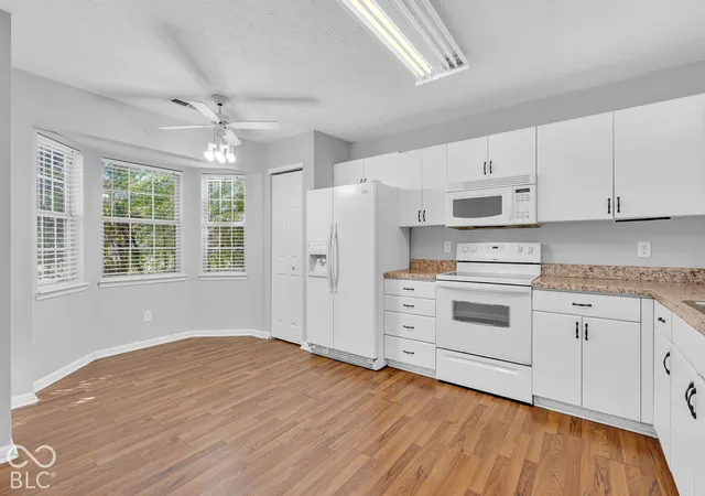 Photo 4 of Single family home for sale at 5546 Foxtail Ct, Indianapolis, IN 46221 | MLS# 22133095 | Listing updated on 2026-10-25