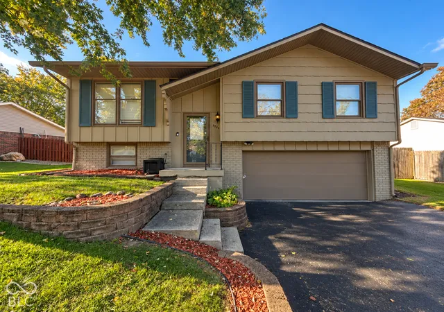 Photo 1 of Single family home for sale at 5524 Dollar Hide S Dr, Indianapolis, IN 46221 | MLS# 22133103 | Listing updated on 2026-10-24