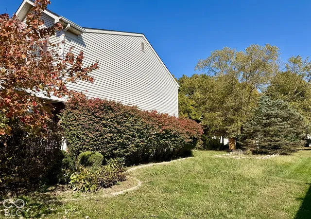 Photo 2 of Single family home for sale at 8131 Alamosa Dr, Indianapolis, IN 46236 | MLS# 22133107 | Listing updated on 2026-10-26