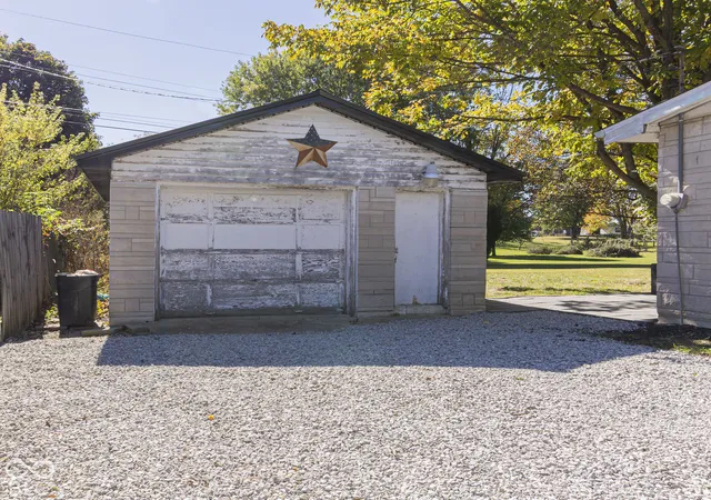 Photo 2 of Single family home for sale at 8141 Walnut St, Coatesville, IN 46121 | MLS# 22133108 | Listing updated on 2026-10-24
