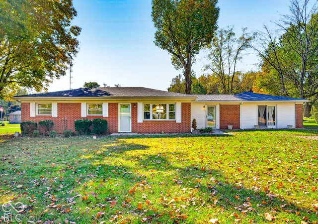 Photo 1 of Single family home for sale at 5411 W Ohio Ridge Rd, Columbus, IN 47201 | MLS# 22133110 | Listing updated on 2026-10-26