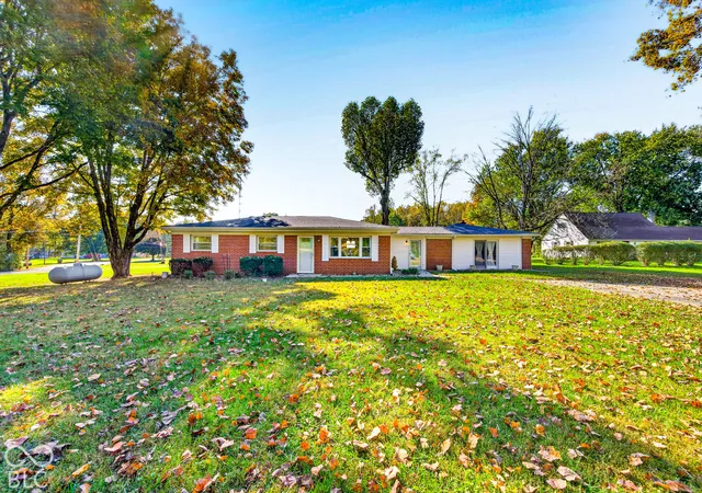 Photo 1 of Single family home for sale at 5411 W Ohio Ridge Rd, Columbus, IN 47201 | MLS# 22133110 | Listing updated on 2026-10-26