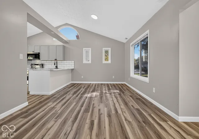Photo 4 of Single family home for sale at 6902 Hardwood Dr, Indianapolis, IN 46250 | MLS# 22133113 | Listing updated on 2026-10-24