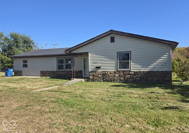 Photo 2 of Single family home for sale at 302 E Neal St, Jasonville, IN 47438 | MLS# 22133115 | Listing updated on 2026-10-27