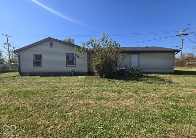 Photo 3 of Single family home for sale at 302 E Neal St, Jasonville, IN 47438 | MLS# 22133115 | Listing updated on 2026-10-27