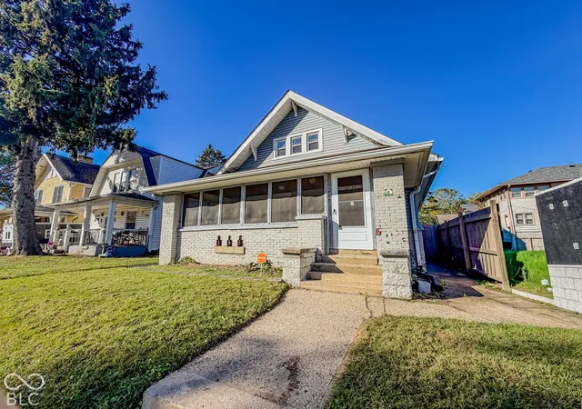 Photo 3 of Single family home for sale at 3956 Boulevard Pl, Indianapolis, IN 46208 | MLS# 22133140 | Listing updated on 2026-10-23