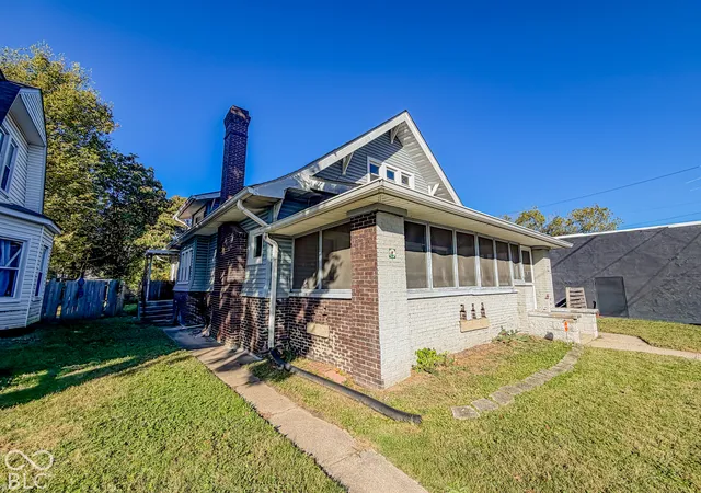 Photo 4 of Single family home for sale at 3956 Boulevard Pl, Indianapolis, IN 46208 | MLS# 22133140 | Listing updated on 2026-10-23