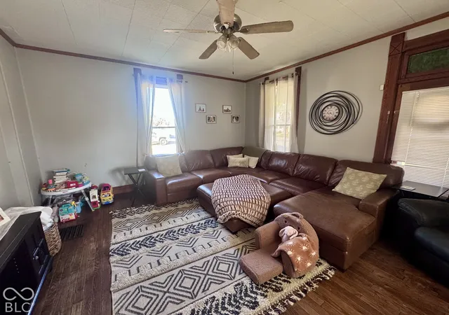 Photo 4 of Single family home for sale at 1015 W Market St, Crawfordsville, IN 47933 | MLS# 22133157 | Listing updated on 2026-10-24