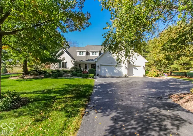 Photo 3 of Mansion for sale at 3094 S Honey Crk Rd, Greenwood, IN 46143 | MLS# 22133159 | Listing updated on 2026-10-27