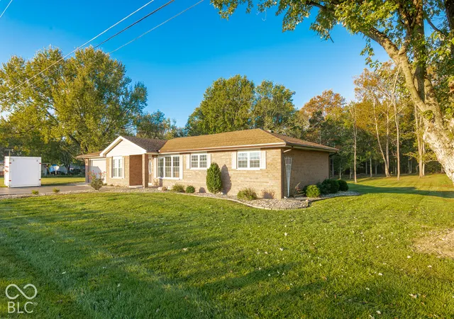 Photo 3 of Single family home for sale at 2898 S Jimtown Ln, Scottsburg, IN 47170 | MLS# 22133160 | Listing updated on 2026-10-23