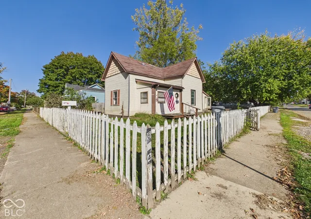 Single family home for sale at 624 Milton Ave, Anderson, IN 46012 | MLS# 22133162