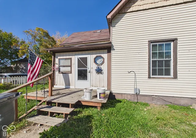 Photo 1 of Single family home for sale at 624 Milton Ave, Anderson, IN 46012 | MLS# 22133162 | Listing updated on 2026-10-25