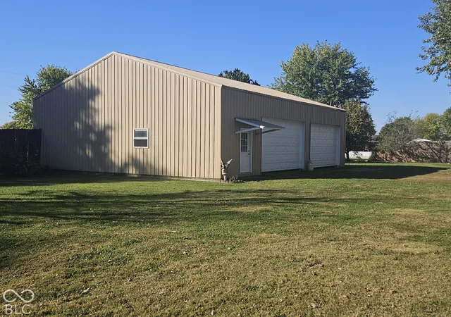 Photo 2 of Single family home for sale at 657 N 350 West, Shelbyville, IN 46176 | MLS# 22133165 | Listing updated on 2026-10-23