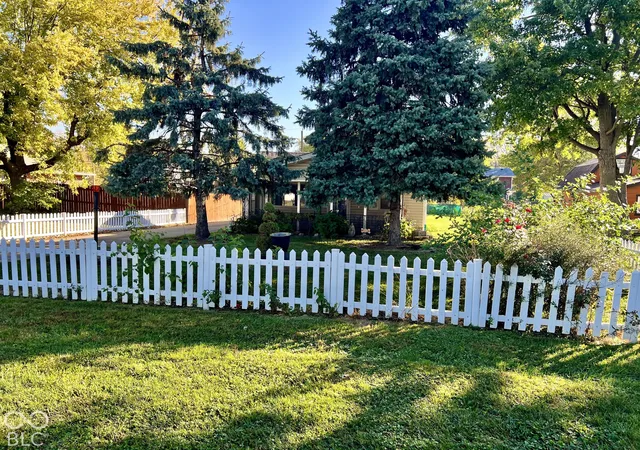 Photo 4 of Single family home for sale at 3311 S Tacoma Ave, Indianapolis, IN 46237 | MLS# 22133175 | Listing updated on 2026-10-23