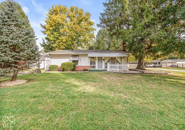 Photo 1 of Single family home for sale at 440 Hollybrook Dr, Whiteland, IN 46184 | MLS# 22133188 | Listing updated on 2026-10-29