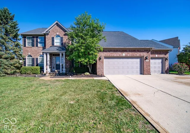 Photo 1 of Single family home for sale at 10073 Parkshore Dr, Fishers, IN 46038 | MLS# 22133213 | Listing updated on 2026-10-27