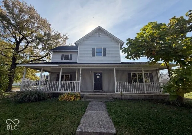 Single family home for sale at 523 N Monroe St, Hartford City, IN 47348 | MLS# 22133218