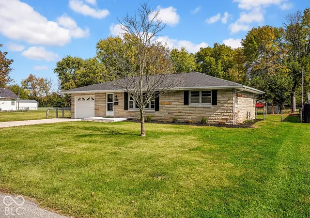 Photo 2 of Single family home for sale at 3119 Griffa Ave, Columbus, IN 47203 | MLS# 22133223 | Listing updated on 2026-10-25