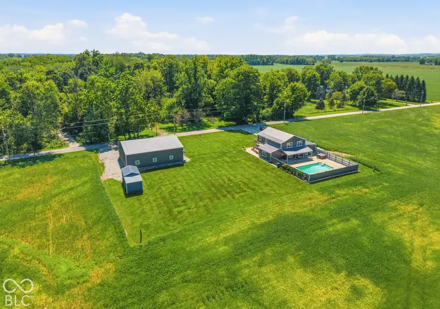 Photo 2 of Single family home for sale at 702 E 500 South, Shelbyville, IN 46176 | MLS# 22133229 | Listing updated on 2026-10-24