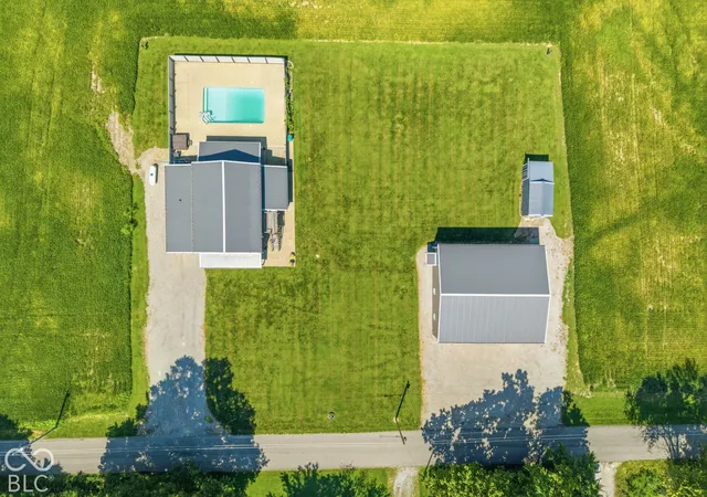 Photo 3 of Single family home for sale at 702 E 500 South, Shelbyville, IN 46176 | MLS# 22133229 | Listing updated on 2026-10-24