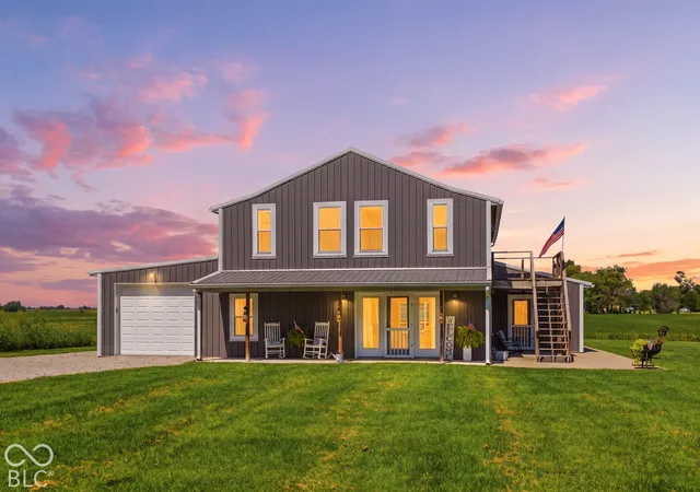 Photo 4 of Single family home for sale at 702 E 500 South, Shelbyville, IN 46176 | MLS# 22133229 | Listing updated on 2026-10-24