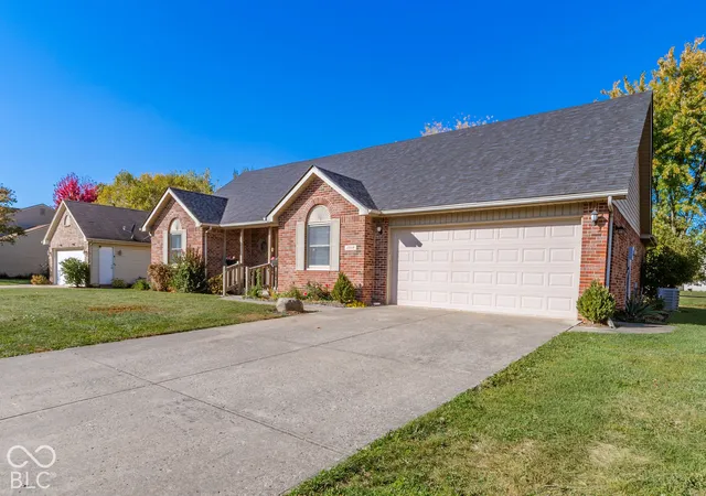 Photo 2 of Single family home for sale at 1318 Scarlett, Anderson, IN 46013 | MLS# 22133231 | Listing updated on 2026-10-27
