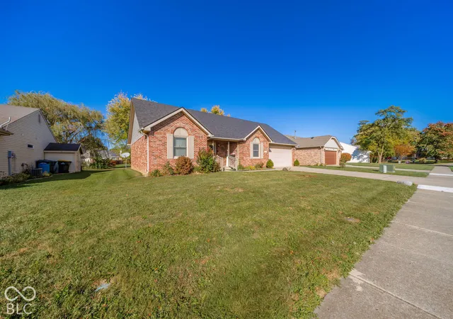 Photo 3 of Single family home for sale at 1318 Scarlett, Anderson, IN 46013 | MLS# 22133231 | Listing updated on 2026-10-27