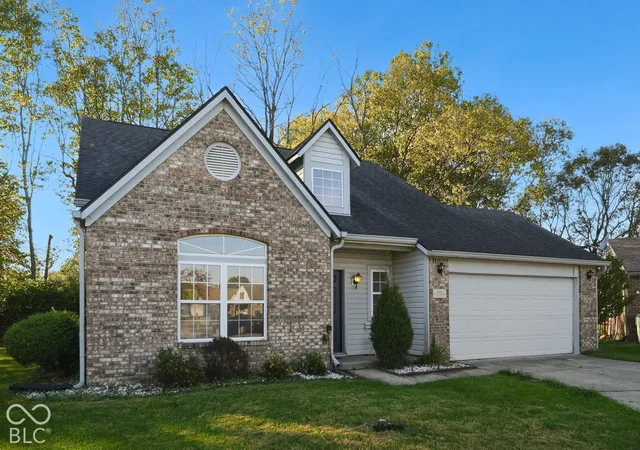 Photo 2 of Single family home for sale at 506 Buffalo Ridge Ct, Indianapolis, IN 46227 | MLS# 22133249 | Listing updated on 2026-10-24