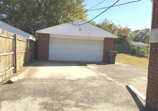 Photo 3 of Single family home for sale at 2931 N Centennial St, Indianapolis, IN 46222 | MLS# 22133252 | Listing updated on 2026-10-26