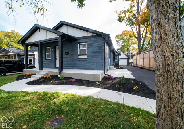 Photo 3 of Single family home for sale at 2517 Baur Dr, Indianapolis, IN 46220 | MLS# 22133258 | Listing updated on 2026-10-26