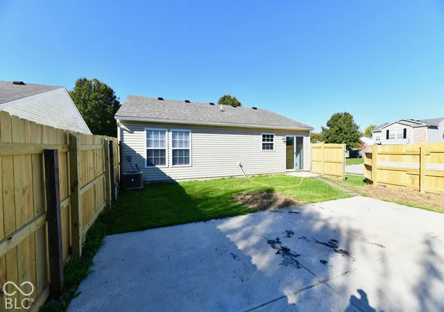Photo 4 of Sale Pending at 13077 N Becks Grv Dr, Camby, IN 46113 | MLS# 22133263 | Listing updated on 2026-10-27