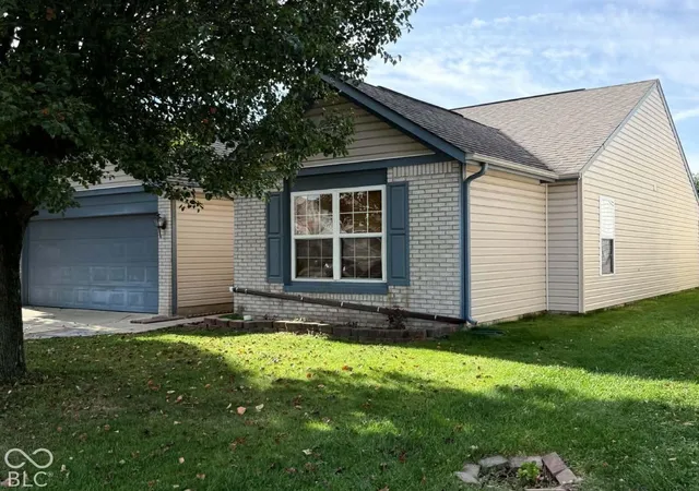 Photo 2 of Single family home for sale at 7224 Barnwell Pl, Indianapolis, IN 46217 | MLS# 22133266 | Listing updated on 2026-10-29