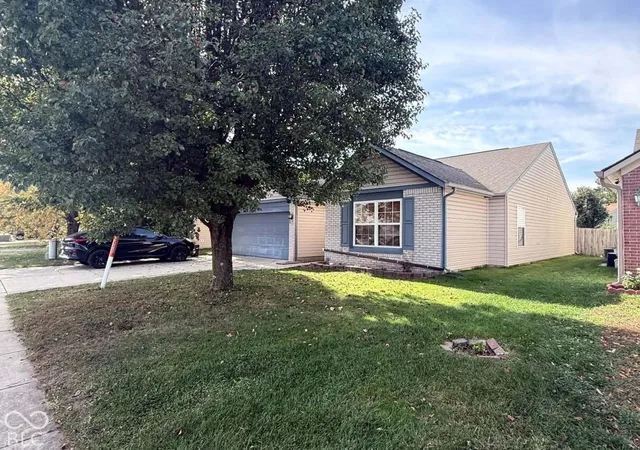 Photo 3 of Single family home for sale at 7224 Barnwell Pl, Indianapolis, IN 46217 | MLS# 22133266 | Listing updated on 2026-10-29