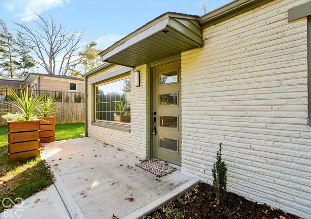 Photo 4 of Single family home for sale at 3209 E Loretta Dr, Indianapolis, IN 46227 | MLS# 22133277 | Listing updated on 2026-10-30