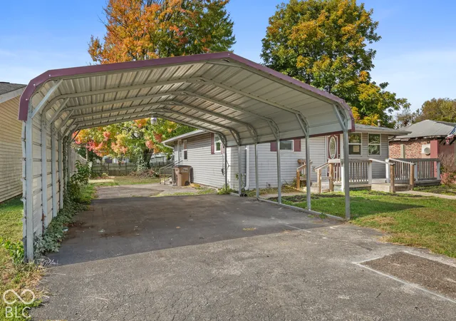 Photo 2 of Single family home for sale at 544 Clifty Dr, Columbus, IN 47201 | MLS# 22133281 | Listing updated on 2026-10-27