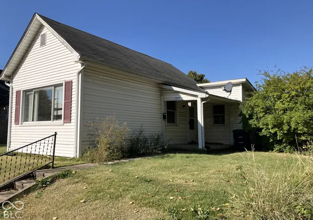 Photo 2 of Single family home for sale at 2020 S A St, Elwood, IN 46036 | MLS# 22133287 | Listing updated on 2026-10-29