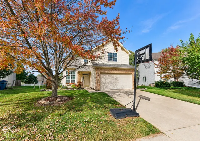 Photo 1 of Single family home for sale at 10520 Camille Ct, Indianapolis, IN 46236 | MLS# 22133292 | Listing updated on 2026-10-27