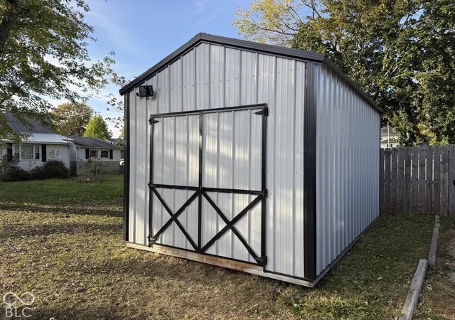 Photo 4 of Single family home for sale at 106 S Chestnut St, Alexandria, IN 46001 | MLS# 22133293 | Listing updated on 2026-10-25