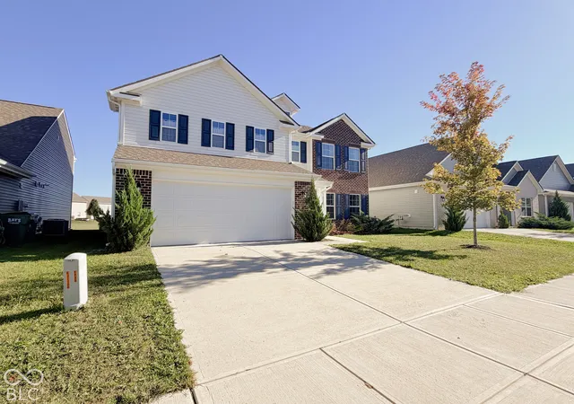 Photo 3 of Single family home for sale at 5347 Maywood Dr, Whitestown, IN 46075 | MLS# 22133298 | Listing updated on 2026-10-27