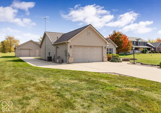 Photo 2 of Single family home for sale at 204 N 950 East, Greentown, IN 46936 | MLS# 22133329 | Listing updated on 2026-10-26