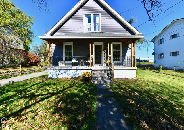 Photo 2 of Single family home for sale at 948 W Jefferson St, Franklin, IN 46131 | MLS# 22133330 | Listing updated on 2026-10-27