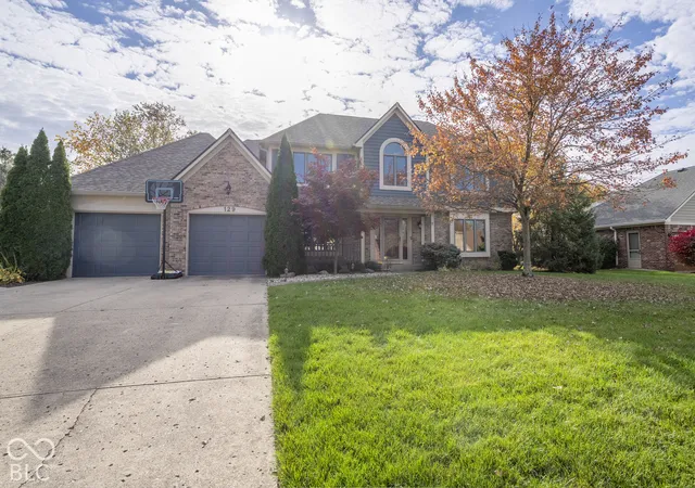 Photo 2 of Single family home for sale at 129 Yorkshire Blvd E, Indianapolis, IN 46229 | MLS# 22133332 | Listing updated on 2026-10-30