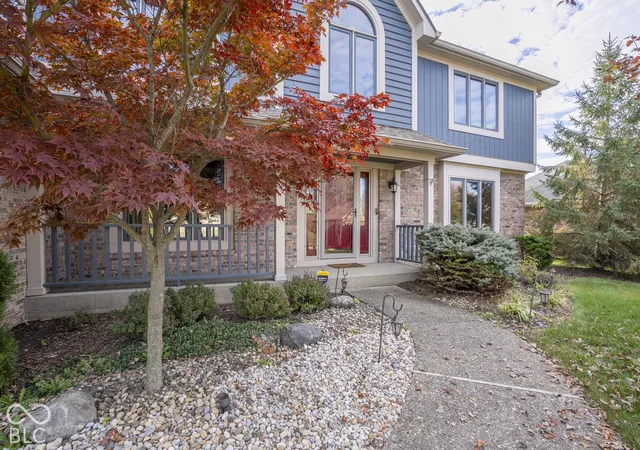 Photo 3 of Single family home for sale at 129 Yorkshire Blvd E, Indianapolis, IN 46229 | MLS# 22133332 | Listing updated on 2026-10-30