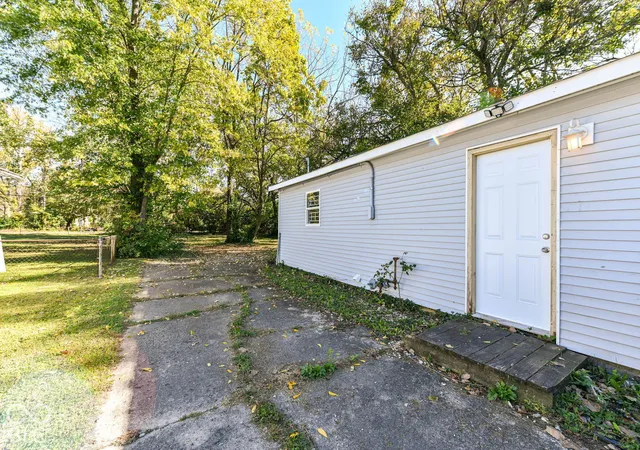 Photo 3 of Single family home for sale at 3129 Station St, Indianapolis, IN 46218 | MLS# 22133337 | Listing updated on 2026-10-27