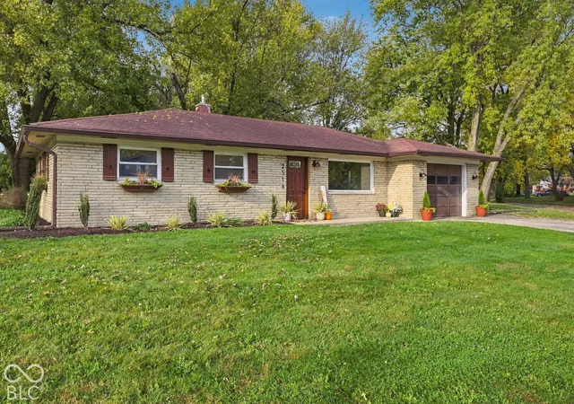 Photo 2 of Single family home for sale at 2516 Morning Star Dr, Indianapolis, IN 46229 | MLS# 22133340 | Listing updated on 2026-10-30