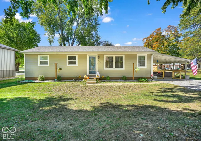 Single family home for sale at 102 S Mcclure St, Waynetown, IN 47990 | MLS# 22133346