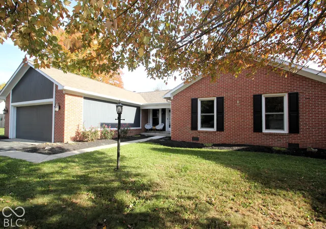 Photo 4 of Single family home for sale at 4667 Wembly Ln, Carmel, IN 46033 | MLS# 22133348 | Listing updated on 2026-10-27